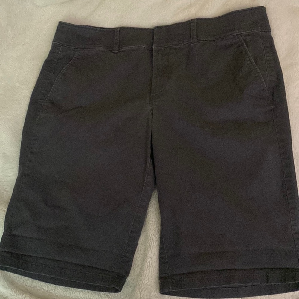 Like-new LOFT Bermuda shorts